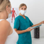 Recuperação, cicatriz, retorno à rotina: o que esperar de Endoscopia da Coluna e Descompressão Discal a Laser